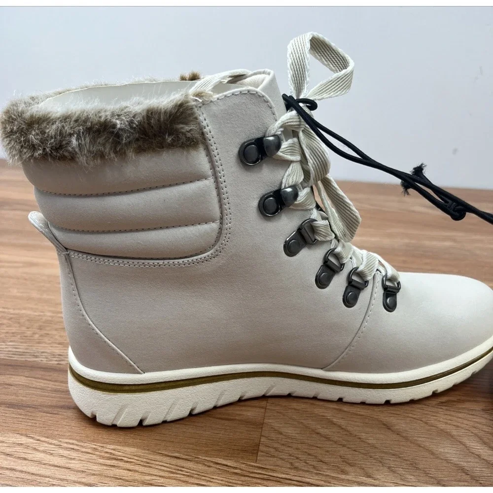 St. John's Bay SJB Hayward White Boots Women's Size 9 NEW‎